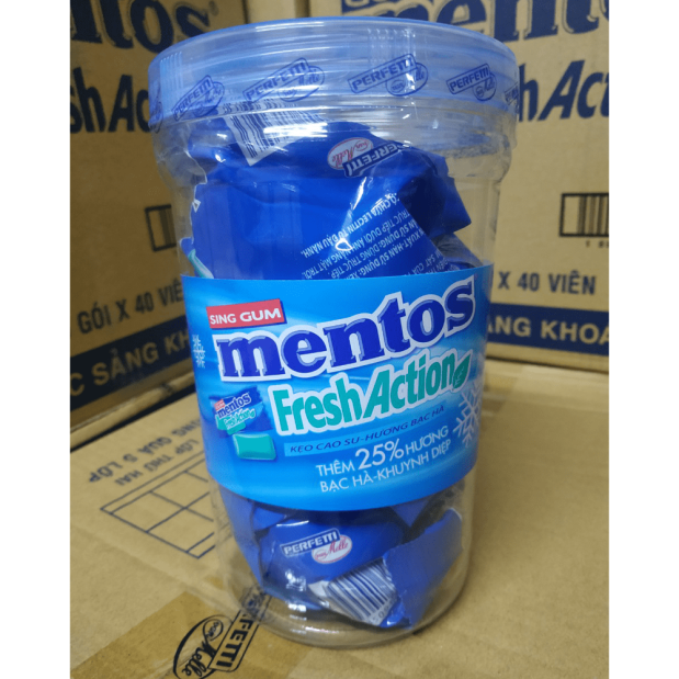 Mentos Fresh Action Mint Chewing Gum 224g (2 Packs 40 Pieces)